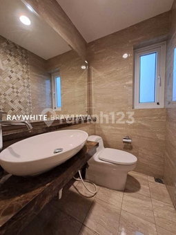 House for rent in South Jakarta, Indonesia · Kebayoran Lama · 4 rooms, 4 baths