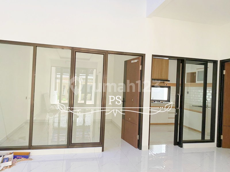 House for rent in Tangerang, Indonesia · 4 rooms, 3 baths