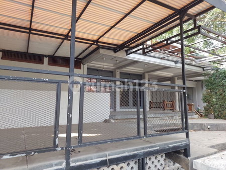 House for rent in Bandung, Indonesia · 7 rooms, 4 baths