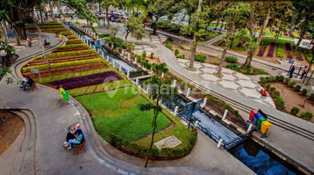 House for rent in Bandung, Indonesia · 7 rooms, 4 baths