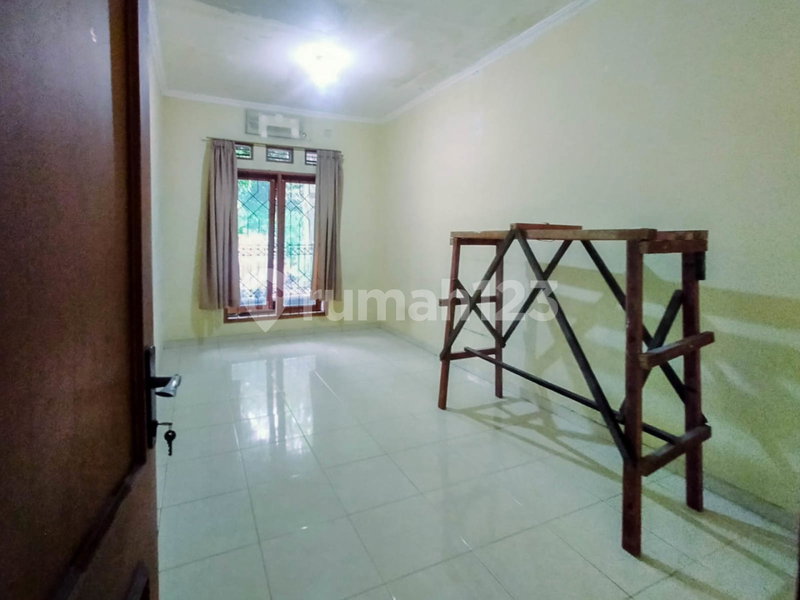 House for rent in Tangerang, Indonesia · Riding · 4 rooms, 3 baths