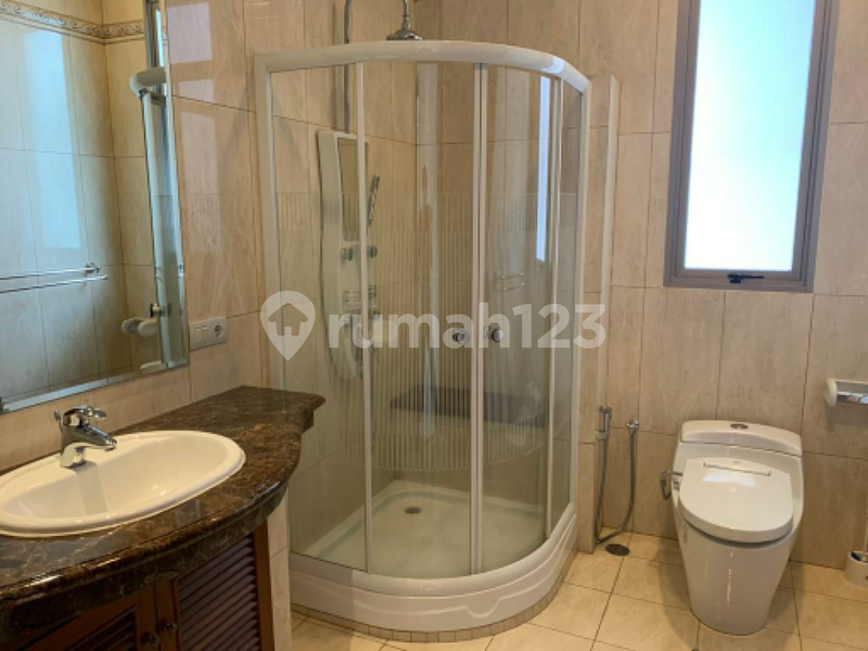 House for rent in Malang, Indonesia · 5 rooms, 5 baths
