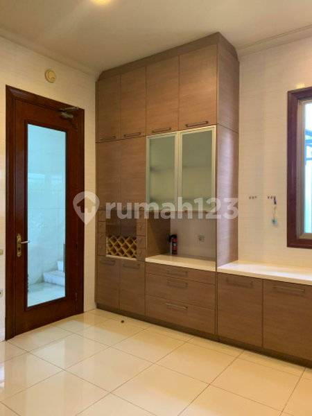 House for rent in Malang, Indonesia · 5 rooms, 5 baths