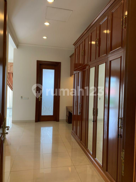House for rent in Malang, Indonesia · 5 rooms, 5 baths