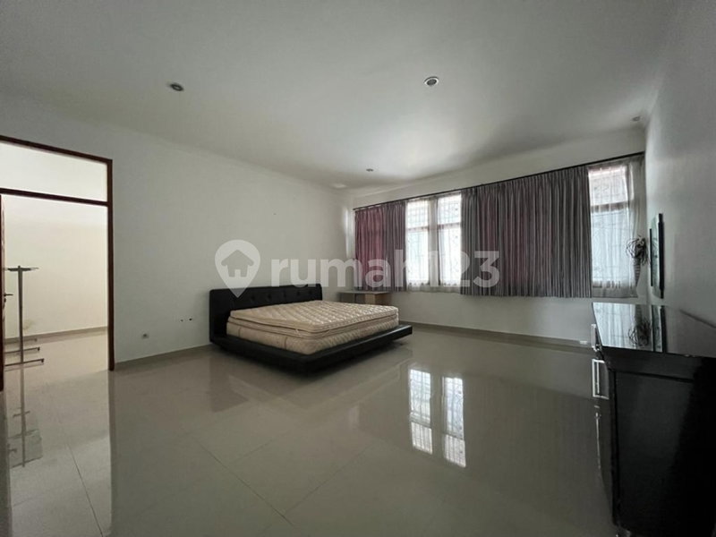 House for rent in Bandung, Indonesia · 4 rooms, 3 baths