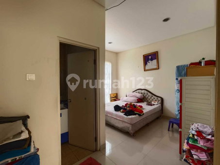 House for rent in Bandung, Indonesia · 4 rooms, 4 baths