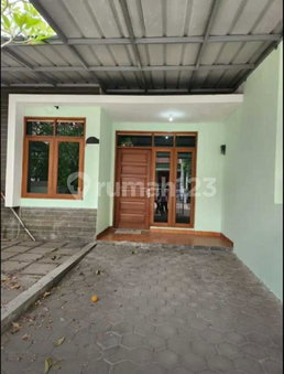House for rent in Bandung, Indonesia · 2 rooms, 2 baths