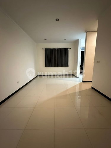 House for rent in Bandung, Indonesia · 4 rooms, 3 baths