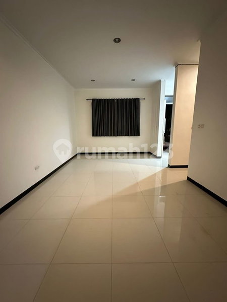 House for rent in Bandung, Indonesia · 4 rooms, 3 baths