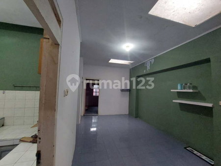House for rent in Depok, Indonesia · Jagakarsa · 3 rooms, 2 baths