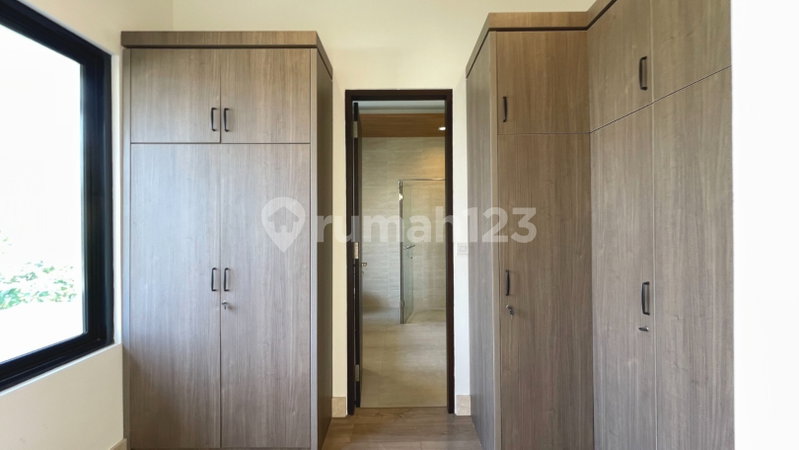 House for rent in Bandung, Indonesia · 4 rooms, 4 baths
