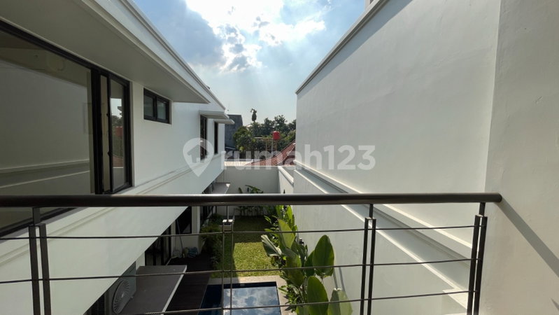 House for rent in Bandung, Indonesia · 4 rooms, 4 baths
