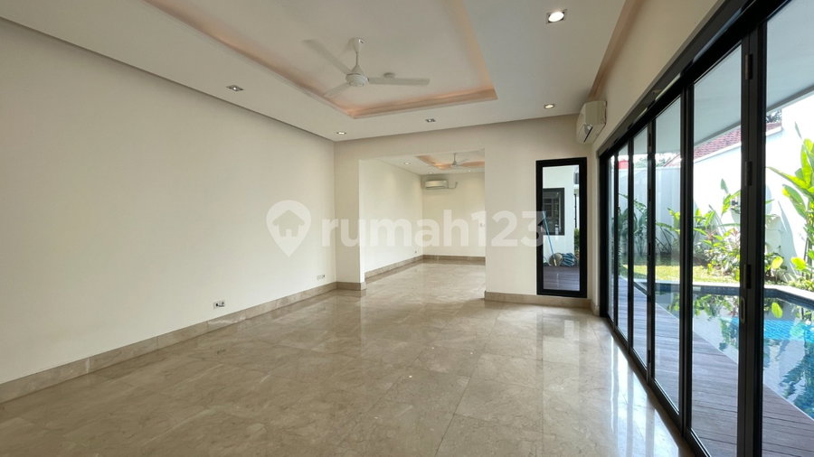 House for rent in Bandung, Indonesia · 4 rooms, 4 baths