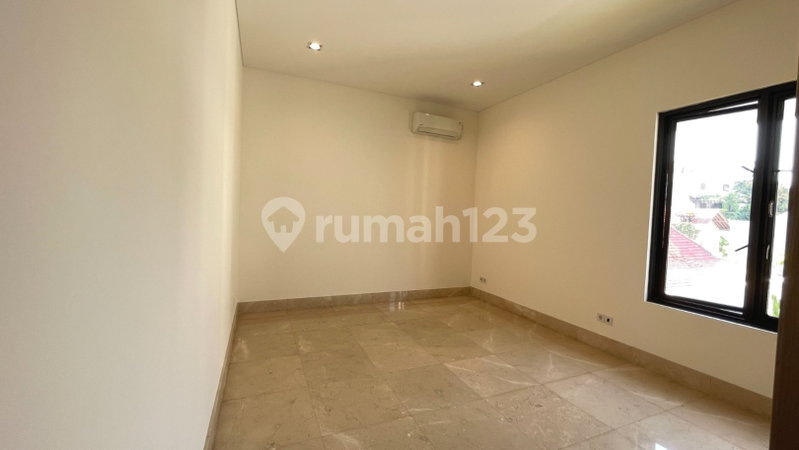 House for rent in Bandung, Indonesia · 4 rooms, 4 baths