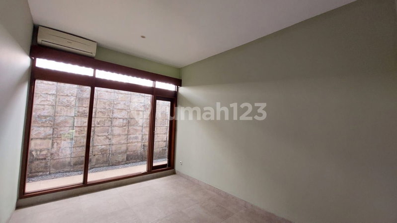 House for rent in South Jakarta, Indonesia · Kebayoran Lama · 6 rooms, 4 baths