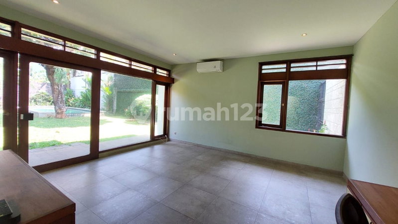 House for rent in South Jakarta, Indonesia · Kebayoran Lama · 6 rooms, 4 baths