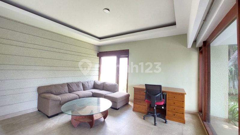 House for rent in South Jakarta, Indonesia · Kebayoran Lama · 6 rooms, 4 baths