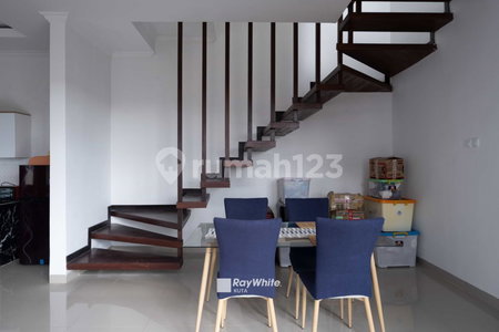 House for rent in South Jakarta, Indonesia · Kebayoran Lama · 3 rooms, 2 baths