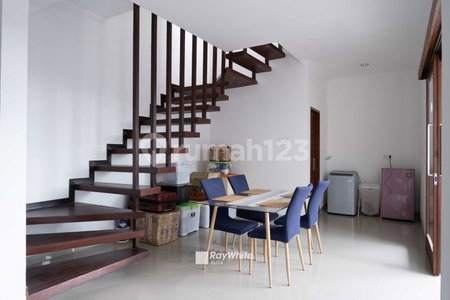 House for rent in South Jakarta, Indonesia · Kebayoran Lama · 3 rooms, 2 baths