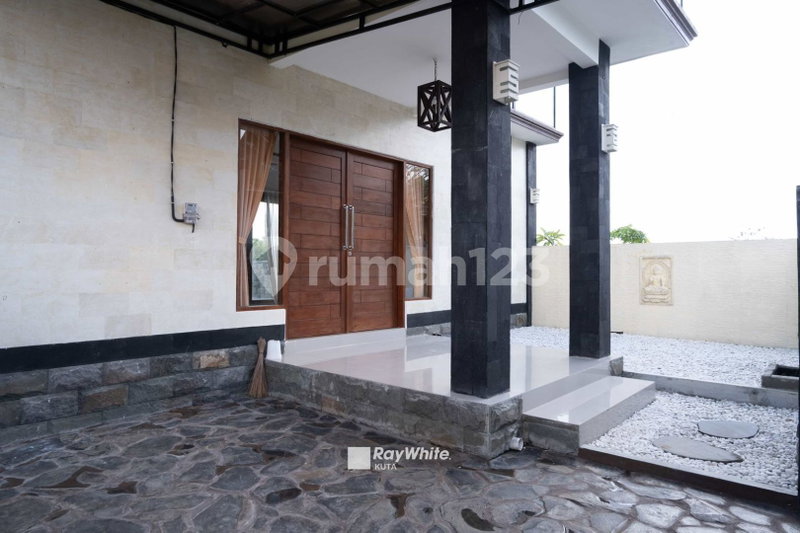House for rent in South Jakarta, Indonesia · Kebayoran Lama · 3 rooms, 2 baths
