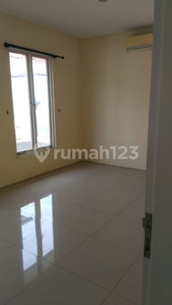 House for rent in Surabaya, Indonesia · 3 rooms, 2 baths