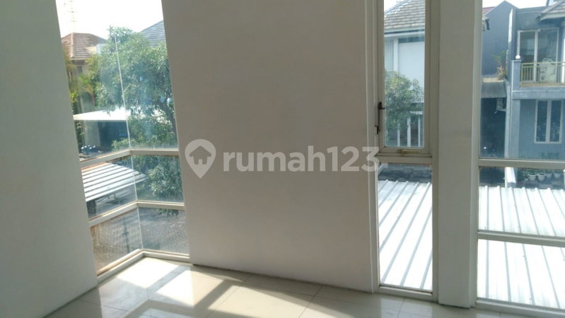 House for rent in Surabaya, Indonesia · 3 rooms, 2 baths