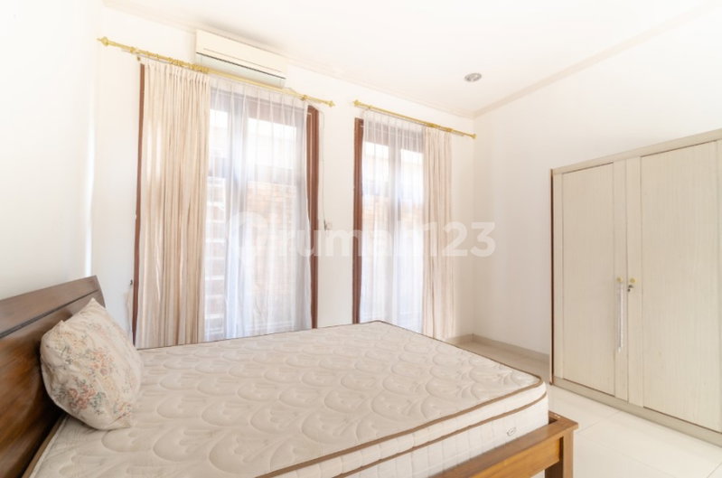 House for rent in Jakarta, Indonesia · Tebet · 5 rooms, 5 baths