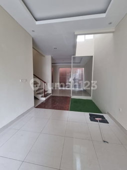 House for rent in Surabaya, Indonesia · 4 rooms, 3 baths