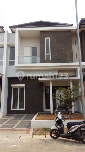 House for rent in Surabaya, Indonesia · 3 rooms, 2 baths