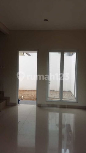 House for rent in Surabaya, Indonesia · 3 rooms, 2 baths