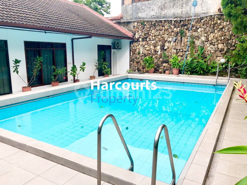 House for rent in Jakarta, Indonesia · Menteng · 4 rooms, 3 baths