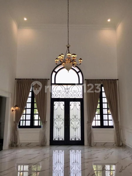 House for rent in South Jakarta, Indonesia · Kebayoran Lama · 4 rooms, 4 baths