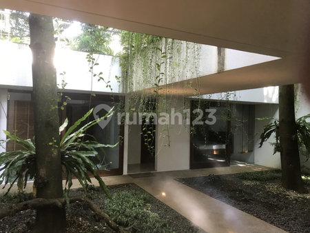 House for rent in Jakarta, Indonesia · Pasar Minggu · 4 rooms, 3 baths
