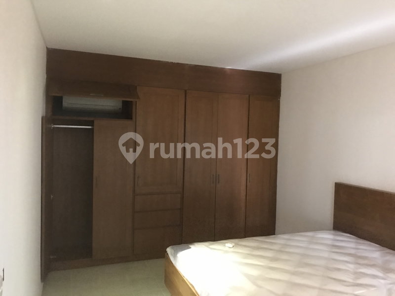 House for rent in Jakarta, Indonesia · Pasar Minggu · 4 rooms, 3 baths