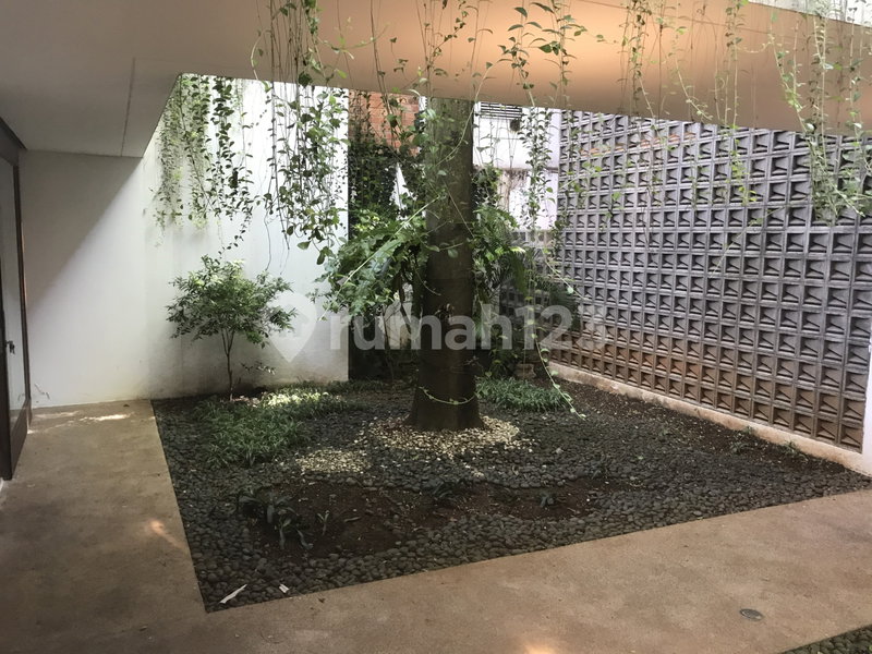 House for rent in Jakarta, Indonesia · Pasar Minggu · 4 rooms, 3 baths