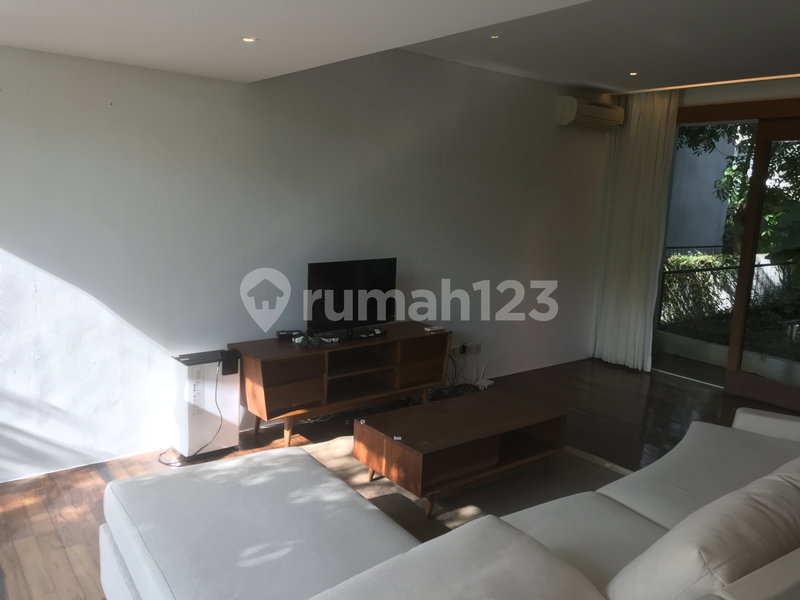 House for rent in Jakarta, Indonesia · Pasar Minggu · 4 rooms, 3 baths