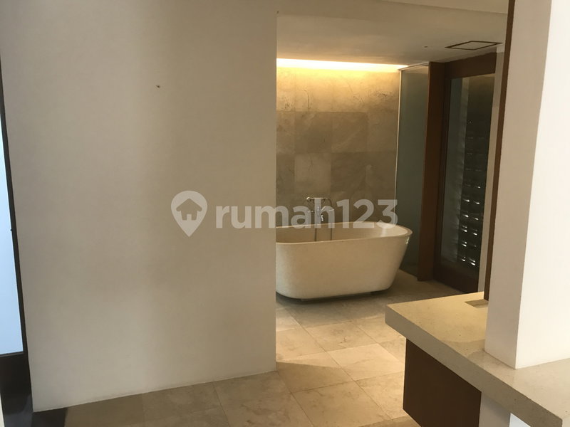 House for rent in Jakarta, Indonesia · Pasar Minggu · 4 rooms, 3 baths