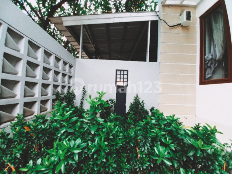 House for rent in Surabaya, Indonesia · 3 rooms, 2 baths