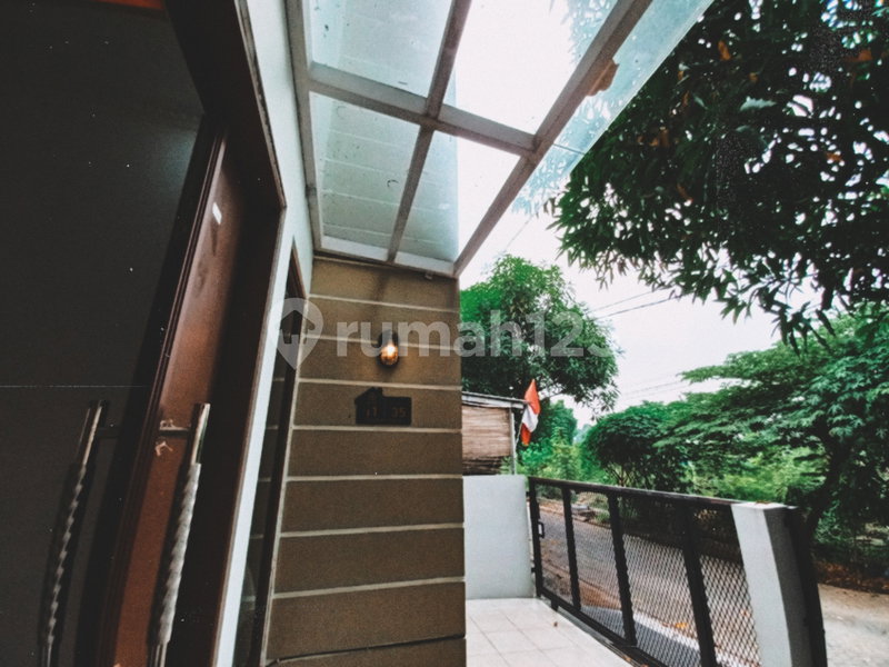 House for rent in Surabaya, Indonesia · 3 rooms, 2 baths