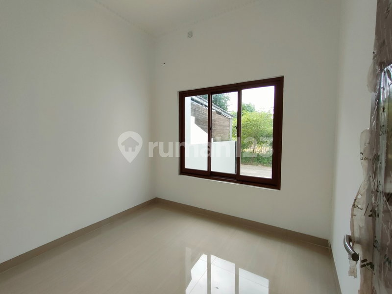 House for rent in Surabaya, Indonesia · 3 rooms, 2 baths