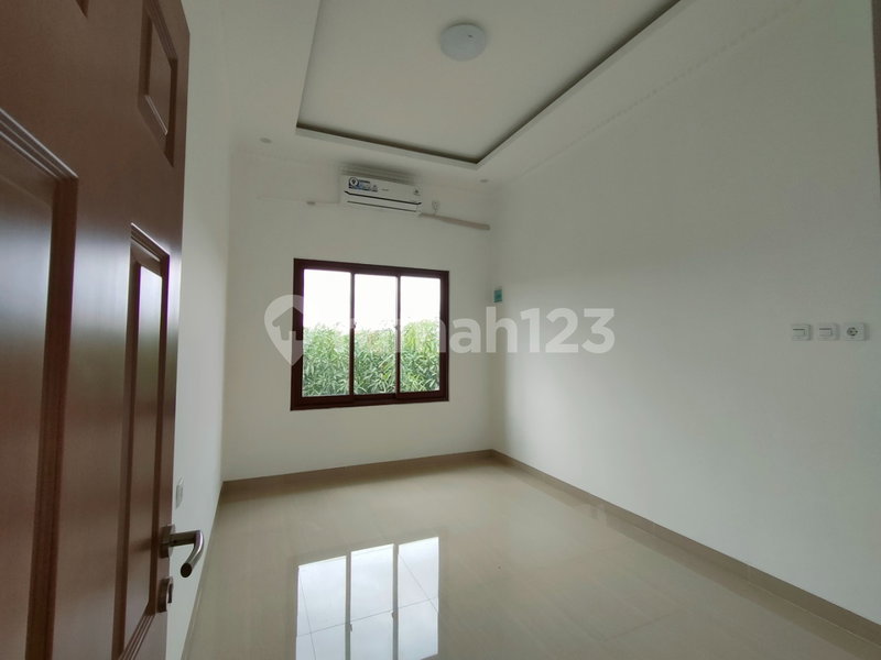 House for rent in Surabaya, Indonesia · 3 rooms, 2 baths