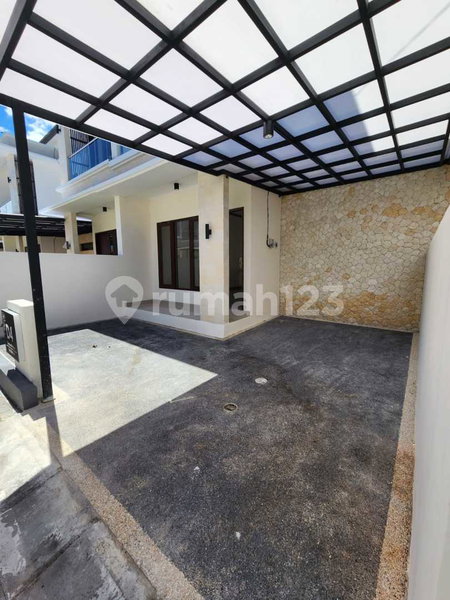 House for rent in Bandung, Indonesia · 3 rooms, 4 baths