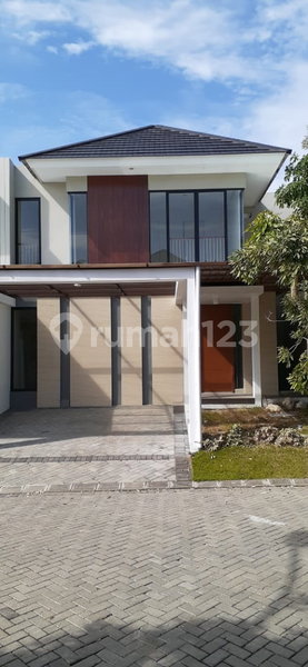 House for rent in Surabaya, Indonesia · 3 rooms, 2 baths