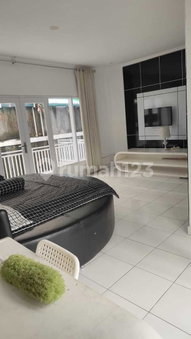 House for rent in Surabaya, Indonesia · 6 rooms, 4 baths