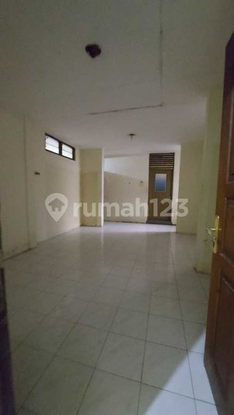 House for rent in Semarang, Indonesia · 8 rooms, 3 baths