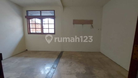 House for rent in Semarang, Indonesia · 8 rooms, 3 baths