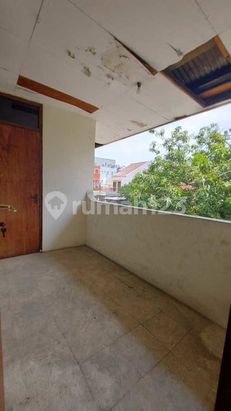 House for rent in Semarang, Indonesia · 8 rooms, 3 baths