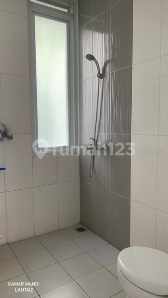 House for rent in Bandung, Indonesia · 4 rooms, 4 baths