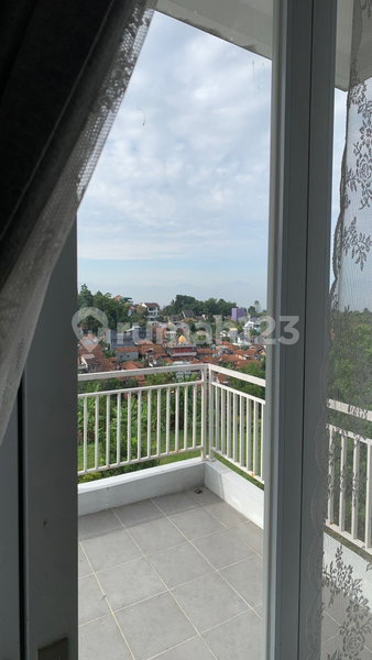 House for rent in Bandung, Indonesia · 4 rooms, 4 baths