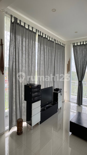 House for rent in Bandung, Indonesia · 4 rooms, 4 baths